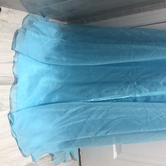 Beautiful light blue prom/formal gown - Picture 7 of 9